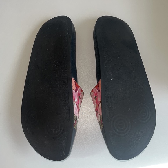 🌺🌺🌺GUCCI BLOOM SLIDES GENTLY WORN - Picture 5 of 7